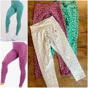 <3 PAIR LOT> Ryderwear Leopard Print Scrunch Bum 3 Colours Leggings Size Small